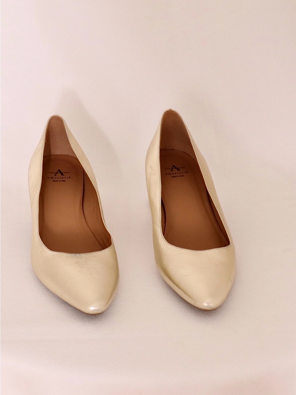 Aquatalia Pasha Metallic Gold Block Heel Pumps Size 10 Unworn